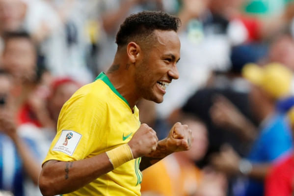 ফিফা ফুটবল বিশ্বকাপে নেইমারের গোল উদযাপন