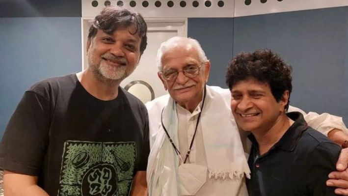 সৃজিত মুখার্জি , গুলজার ও কেকে। ছবি: সংগৃহীত