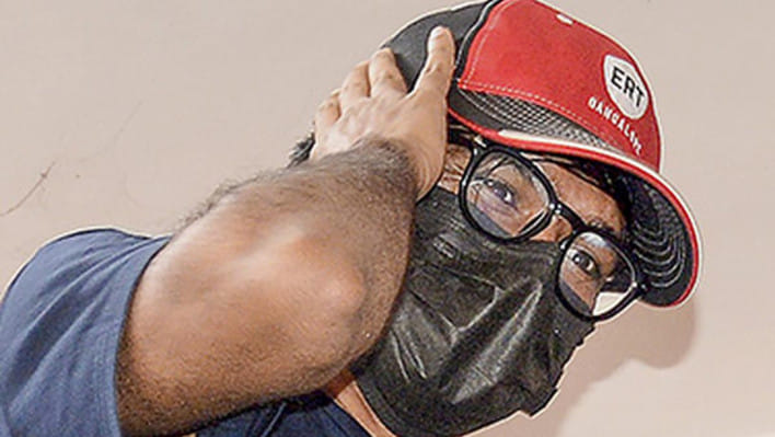 দিল্লি পুলিশ জুবায়েরকে গত ২৭ জুন ২০১৮ সালে সামাজিক যোগাযোগ মাধ্যম টুইটারে একটি ‘আপত্তিকর’ বার্তা পোস্ট করার অভিযোগে গ্রেপ্তার করে। ছবি: পিটিআই 