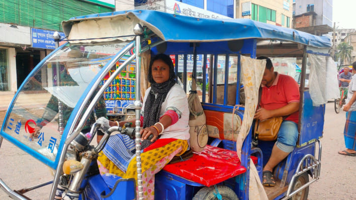 রানীর ইজিবাইক