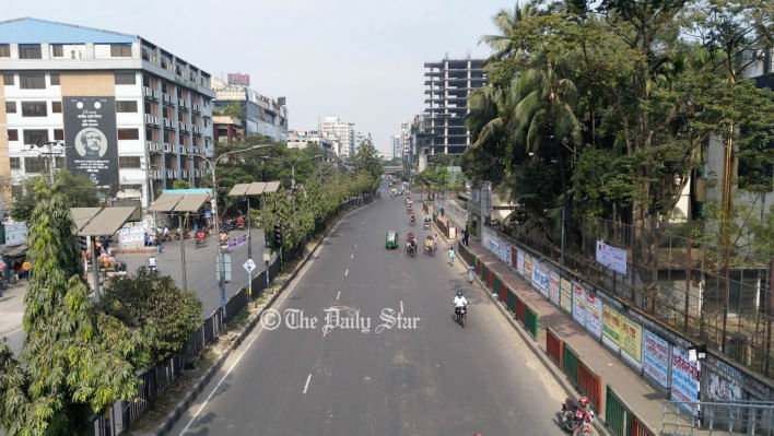 যাত্রী ও চালকদের হয়রানি