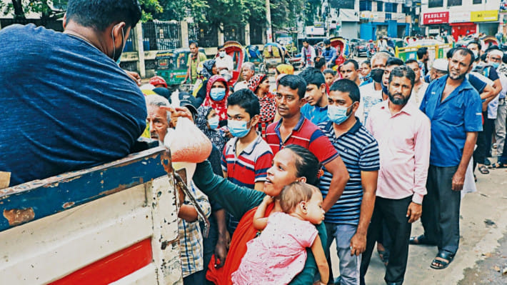 কাল থেকে ঢাকায় ৪ পণ্যের ট্রাক সেল শুরু