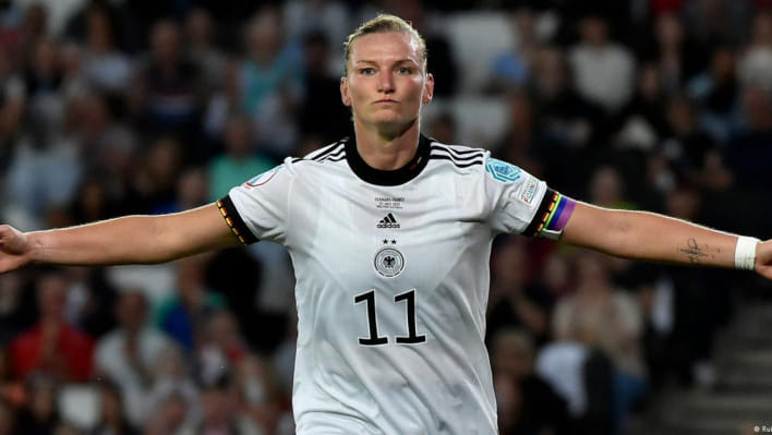 প্রথমবারের মতো জার্মানিতে কোনো নারী এই সম্মাননা পেলেন