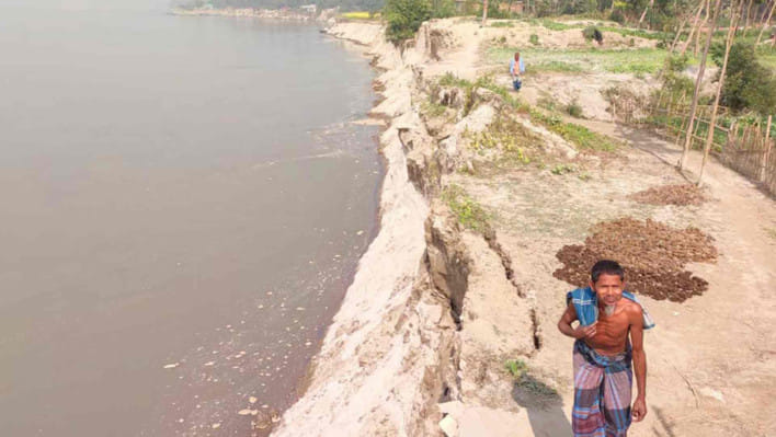 যমুনায় ভাঙন