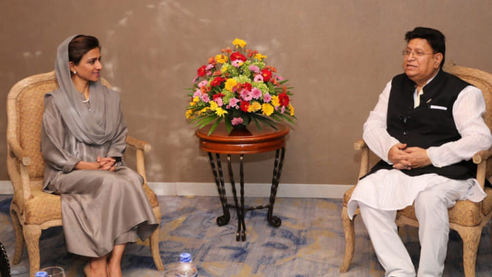 এ কে আব্দুল মোমেন, হিনা রব্বানি, পাকিস্তান,