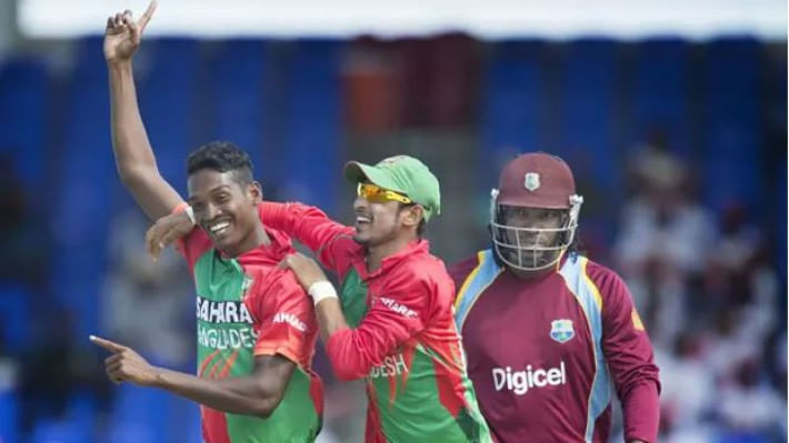 বাংলাদেশ জাতীয় দলের সাবেক ফাস্ট বোলার আল আমিন হোসেন (বাঁয়ে) : ফাইল ছবি এএফপি 