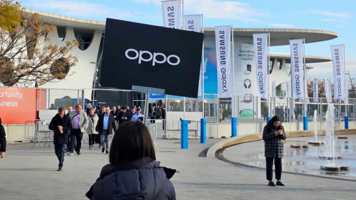 স্মার্টফোন কি বাজার হারাচ্ছে, যা ভাবছে বড় কোম্পানিগুলো