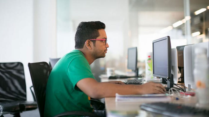 কৃত্রিম বুদ্ধিমত্তার কারণে কি কাজ হারানোর আশঙ্কায় বাংলাদেশি ফ্রিল্যান্সাররা