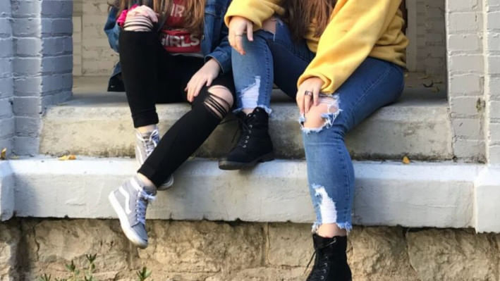 ছেঁড়া জিন্স: দ্রোহ থেকে ফ্যাশনে