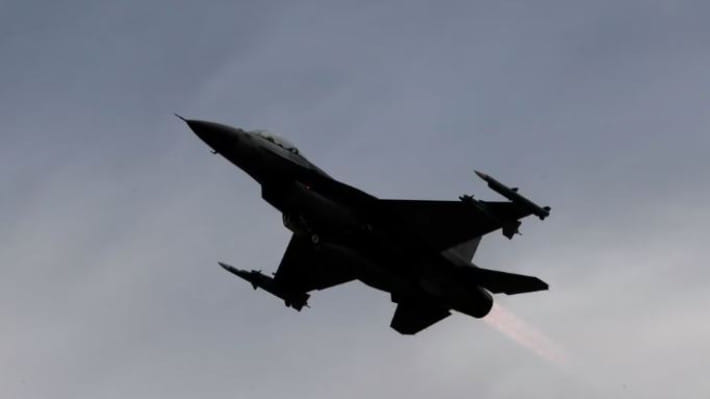 এফ-১৬ যুদ্ধবিমান বিধ্বস্ত