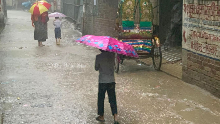 ঢাকায় দুপুরের পর বৃষ্টির সম্ভাবনা, রাজশাহী-যশোর-খুলনায় তীব্র তাপপ্রবাহ অব্যাহত
