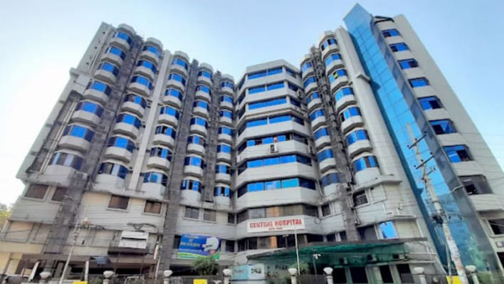 সন্তানের পর মারা গেলেন মা আঁখি