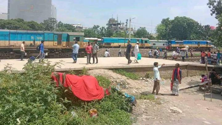 জয়দেবপুর জংশন রেলওয়ে স্টেশনে। ছবি: মন্জুরুল হক/স্টার