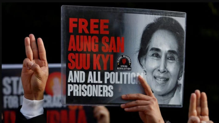 মিয়ানমারের সামরিক অভ্যুত্থানের ২ বছর পূর্তি উপলক্ষ্যে জাপানে আয়োজিত বিক্ষোভে সে দেশে বসবাসরত মিয়ানমারের নাগরিকরা অং সান সু চি সহ সব রাজনৈতিক বন্দীর মুক্তি দাবি করেন। ছবি: রয়টার্স