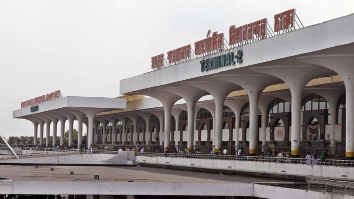 পাসপোর্ট-টিকিট ছাড়াই উড়োজাহাজে শিশু