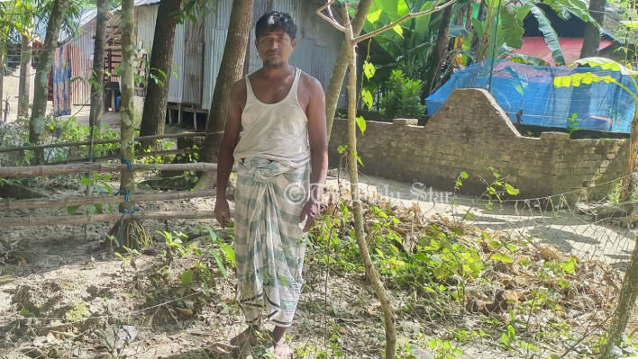 সিডরের ১৬ বছর: নিখোঁজদের এখনো খুঁজে ফেরেন স্বজনরা