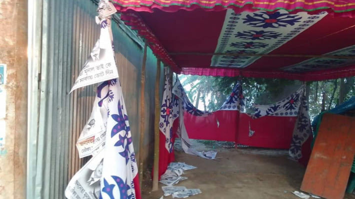 নির্বাচনী ক্যাম্পে ভাঙচুর