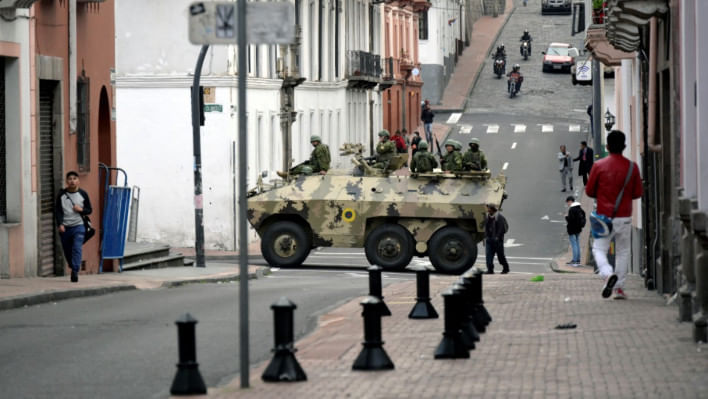 ইকুয়েডরে জরুরী অবস্থা জারি করেছেন প্রেসিডেন্ট নোবোয়া। ছবি: এএফপি