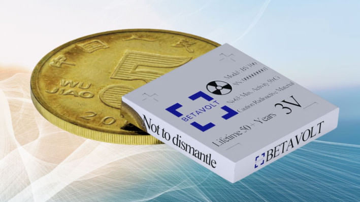 বেটাভোল্টের মুদ্রার চেয়েও ছোট এই ব্যাটারিতে এক চার্জে ৫০ বছর চলবে মোবাইল ফোন। ছবি: বেটাভোল্ট