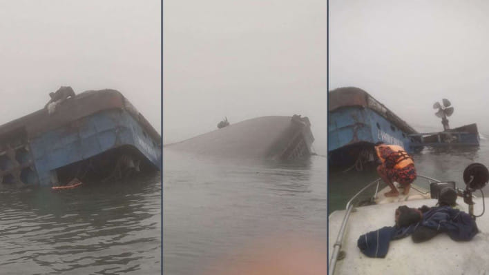 পাটুরিয়ায় যানবাহন নিয়ে ডুবেছে ফেরি