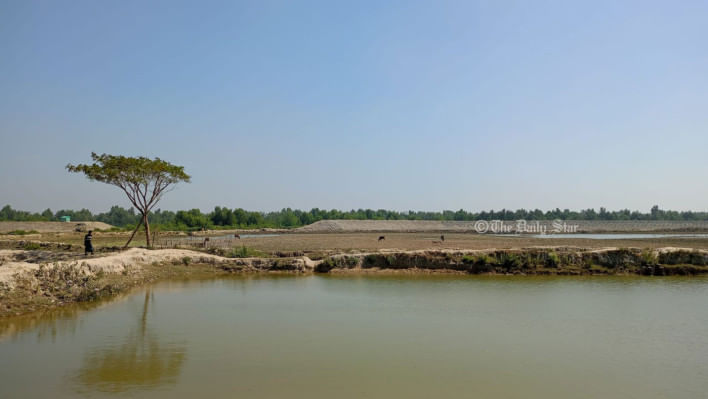 মিয়ানমার থেকে গুলি এসে পড়ছে হোয়াইক্যং সীমান্তের ঘর-বাড়িতে