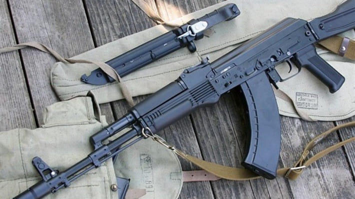 কালাশনিকভ (একে ৪৭) রাইফেলের আধুনিক সংস্করণ আমদানি করেছে ইরান। ছবি: সংগৃহীত