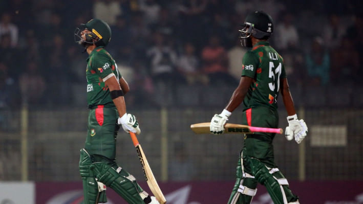 Mahmudullah & Jaker Ali Anik