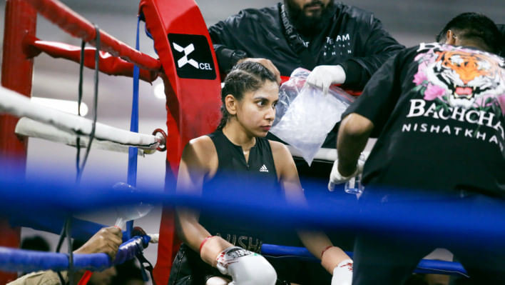 বক্সিংয়ে নারী