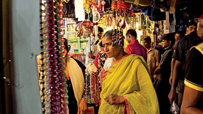 ঢাকায় বাজেট শপিং