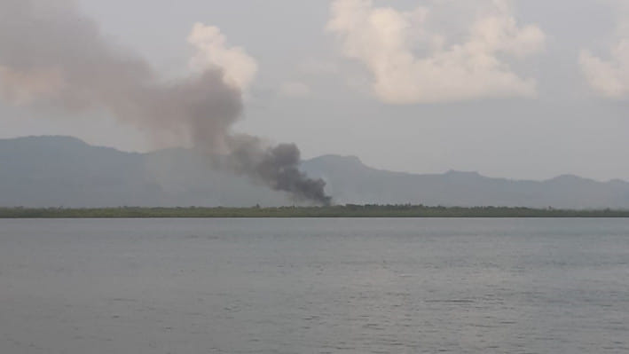 বিস্ফোরণের শব্দ টেকনাফে
