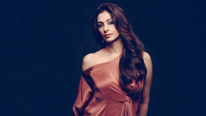 টাবু, বলিউড, হলিউড, এমিলি ওয়াটসন, ডিউন: প্রফেসি, অলিভিয়া উইলিয়ামস,