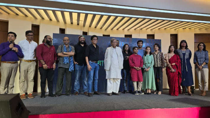 দেশের বিভিন্ন প্রজন্মের ৫৪ জন শিল্পীর গাওয়া ৬৩টি মৌলিক গান সংকলনের আত্মপ্রকাশ অনুষ্ঠান হয়ে গেল রাজধানীর বিশ্বসাহিত্য কেন্দ্রে। 