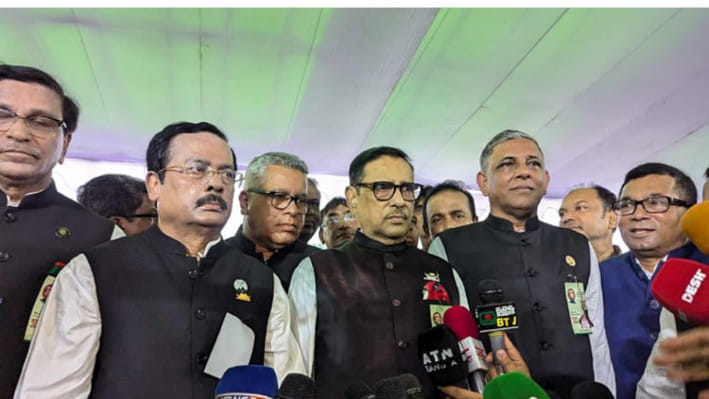 বর্ণচোরা বিএনপির নেতৃত্বে গড়ে ওঠা সাম্প্রদায়িক অপশক্তিকে প্রতিহত করাই আওয়ামী লীগের আগামী দিনের চ্যালেঞ্জ বলে জানিয়েছেন দলটির সাধারণ সম্পাদক এবং সড়ক পরিবহন ও সেতুমন্ত্রী ওবায়দুল কাদের।