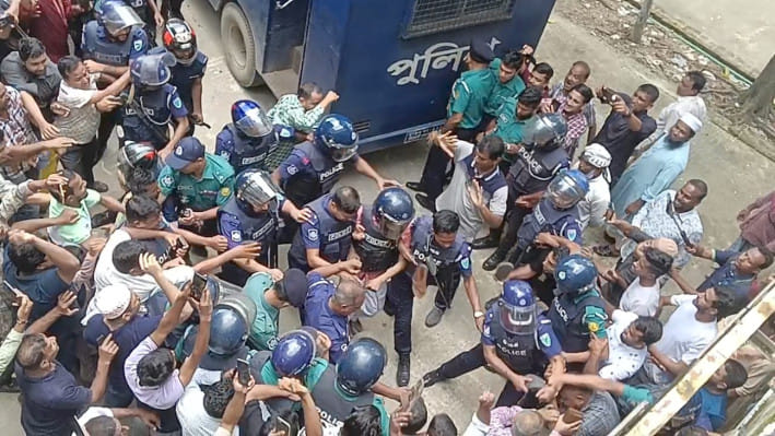 সিলেটের আদালতে বিচারপতি মানিক। ফাইল ছবি: সংগৃহীত