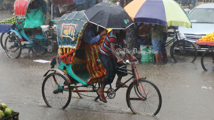 ৪ বিভাগে অতি ভারী বৃষ্টি, পাহাড়ি এলাকায় ভূমিধসের শঙ্কা