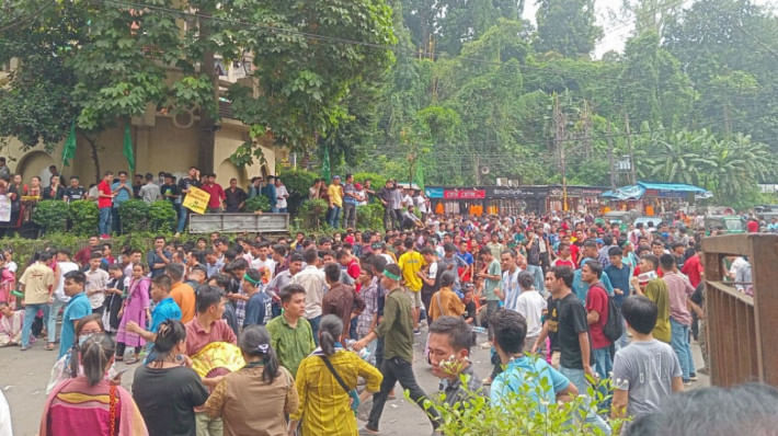 চট্টগ্রামে আদিবাসী সম্প্রদায়ের বিক্ষোভ। ছবি: স্টার 