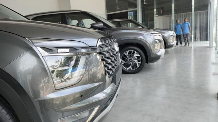 বিলাসবহুল গাড়ি