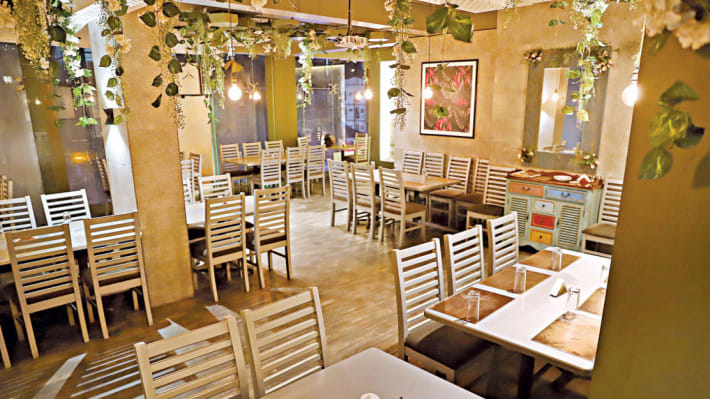 রেস্তোরাঁ, রেস্তোরাঁ ব্যবসা, গণঅভ্যুত্থান, স্টার কাবাব,