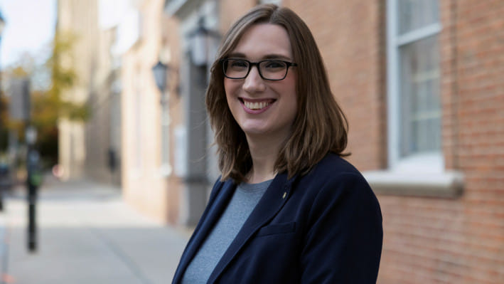 মার্কিন কংগ্রেসের প্রথম ট্রান্সজেন্ডার প্রতিনিধি হতে চলেছেন সারাহ ম্যাকব্রাইড। ফাইল ছবি: রয়টার্স