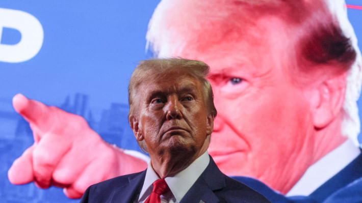 মিশিগানে নির্বাচনী প্রচারণায় ট্রাম্প। ফাইল ছবি: রয়টার্স