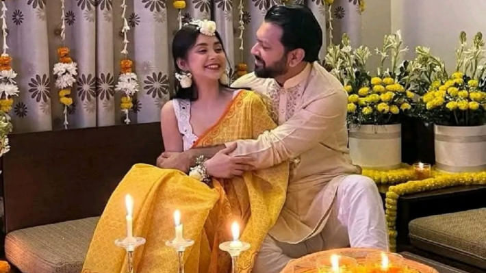 তাহসানের নতুন বউ মেকআপ আর্টিস্ট রোজা আহমেদ