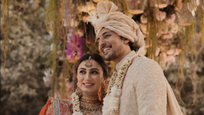 বেস্ট ফ্রেন্ড সুরেলিয়াকে বিয়ে করেছেন দর্শন রাওয়াল। ছবি: ফেসবুক থেকে সংগৃহীত