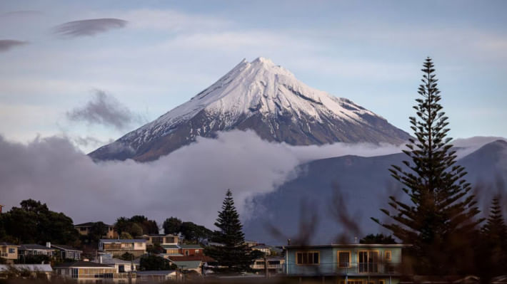 নিউজিল্যান্ডের তারানাকি পর্বত। ফাইল ছবি: সংগৃহীত