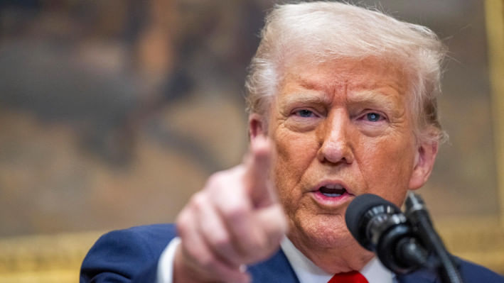 হোয়াইট হাউসের রুজভেল্ট কক্ষে বক্তব্য রাখছেন ট্রাম্প। ছবি: এএফপি