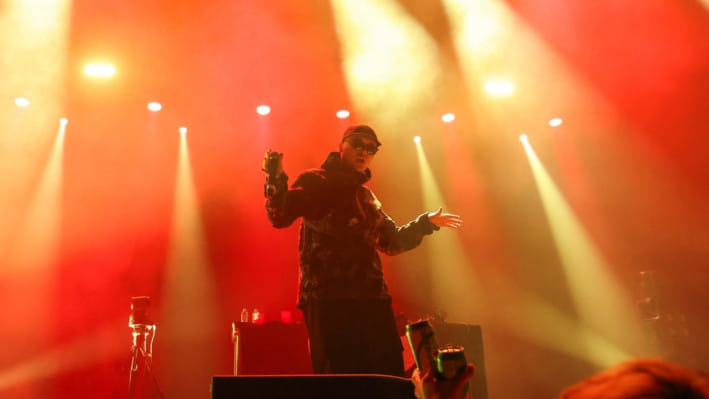 আইরিশ ব্যান্ড নিক্যাপের র‍্যাপার মো চারা। ফাইল ছবি: এএফপি