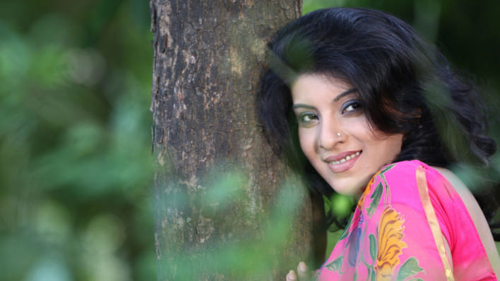 সাদিয়া ইসলাম মৌ