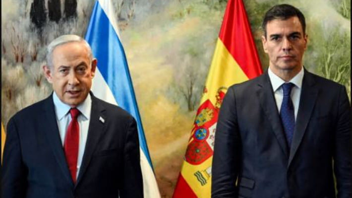 নেতানিয়াহু ও স্পেনের প্রধানমন্ত্রী পেদ্রো সানচেজ। ফাইল ছবি: এএফপি