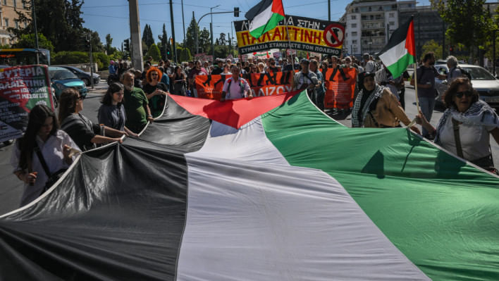 গাজায় যুদ্ধবিরতির দাবিতে অ্যাথেন্সে বিক্ষোভ। ছবি: এএফপি