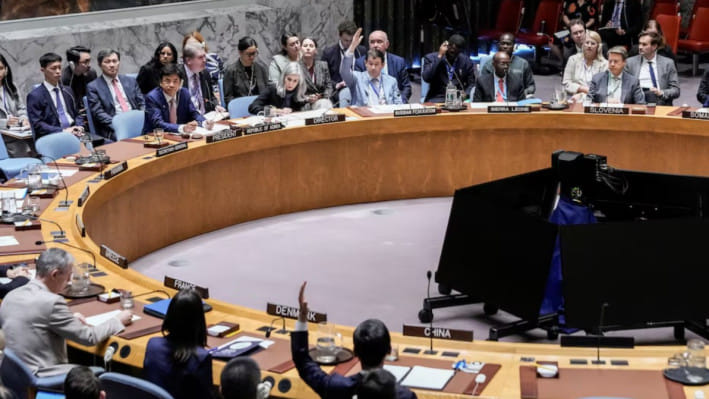 জাতিসংঘে ইরানের বিরুদ্ধে বিধিনিষেধ আরোপের সিদ্ধান্ত পাস হয়েছে। ছবি: রয়টার্স