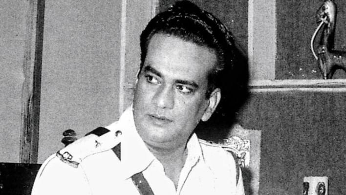 অজিতেশ বন্দ্যোপাধ্যায়, বাংলা থিয়েটার, নান্দীকার, নান্দীমুখ, গণনাট্য সংঘ, রাজনৈতিক থিয়েটার, মঞ্চ নাটক, বাংলা নাটক, মঞ্চ অভিনেতা, তপন সিংহ, হাটে বাজারে, তিন পয়সার পালা, মঞ্জরী আমের মঞ্জরী, কেয়া চক্রবর্তী, উৎপল দত্ত, শম্ভু মিত্র, কলকাতার থিয়েটার, বাংলা সংস্ক